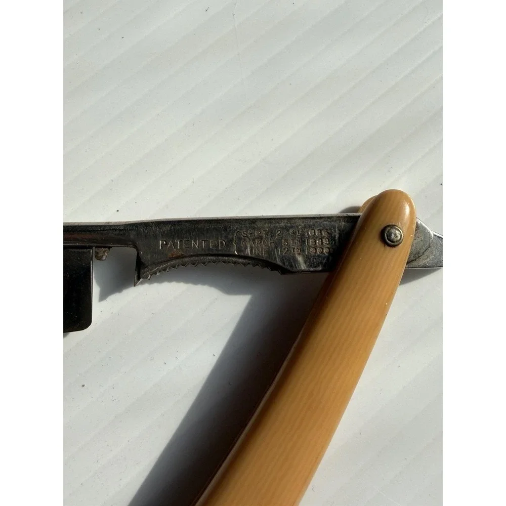 Vintage Curley's Ideal Easy-Shaving Straight Razor NY Yellow Handle With Box